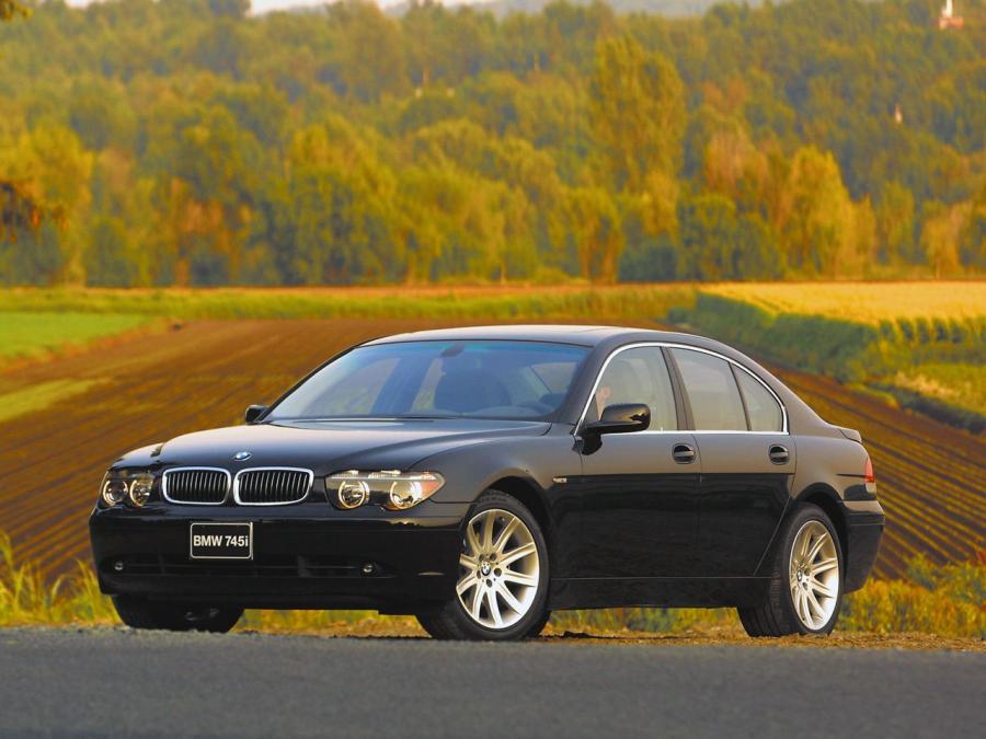  BMW 745i 2001 года  (US) (фото 2 из 3)